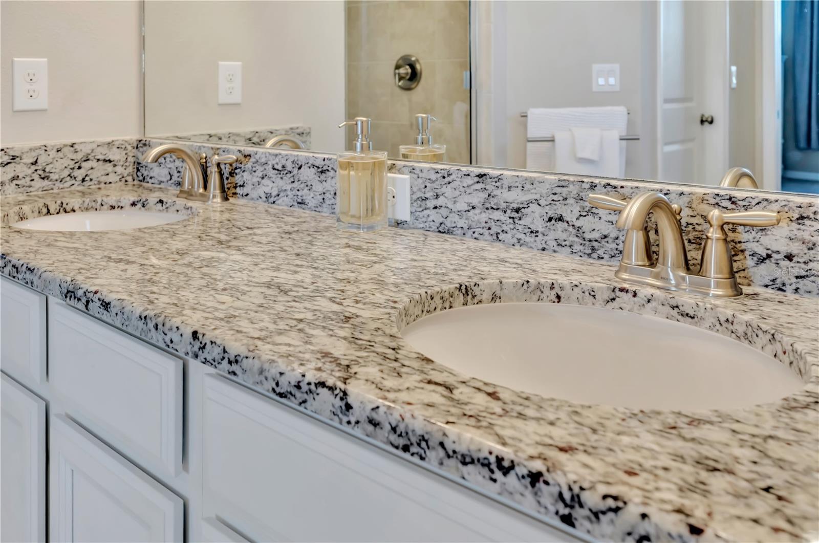 BACCIANO II AT ESPLANADE LWR PH 21 - Residential