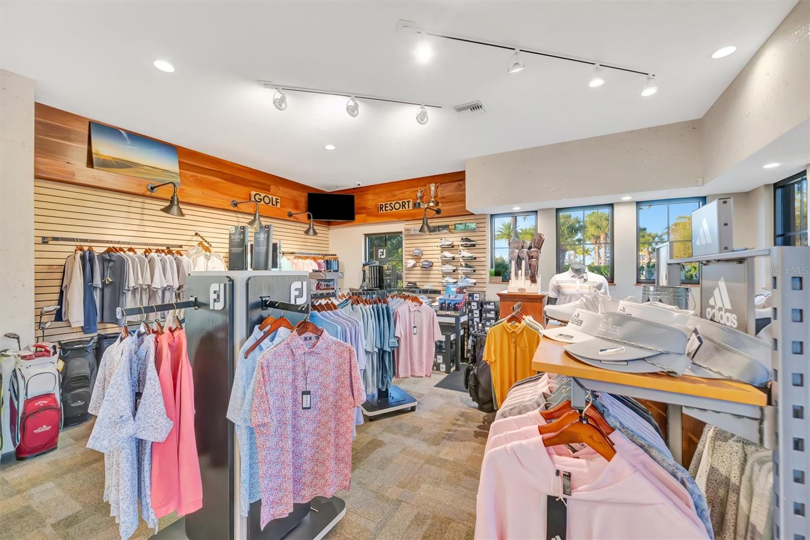 BACCIANO II AT ESPLANADE LWR PH 21 - Residential