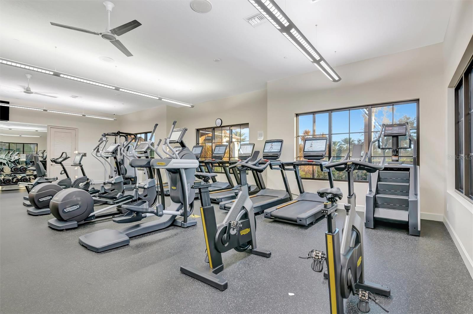 BACCIANO II AT ESPLANADE LWR PH 21 - Residential