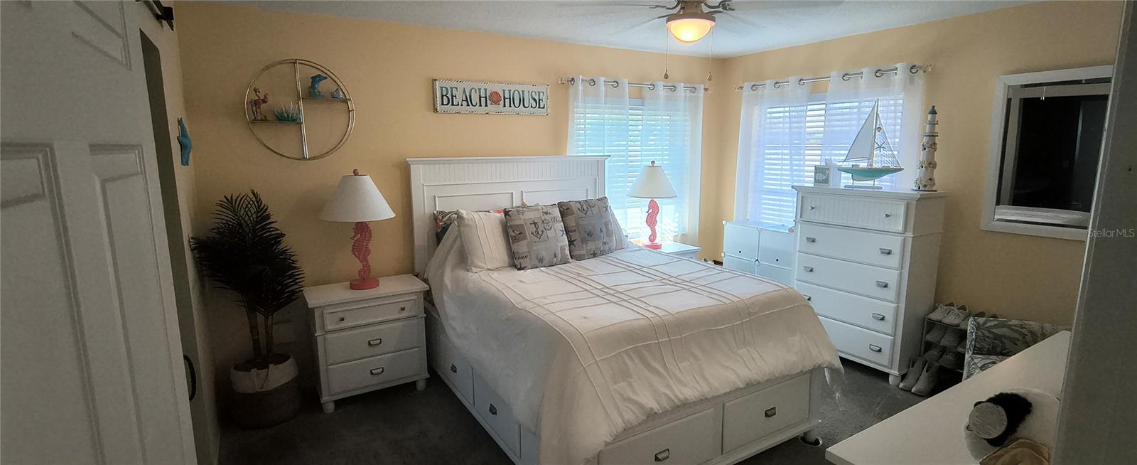 SOUTH VENICE - Residential Lease