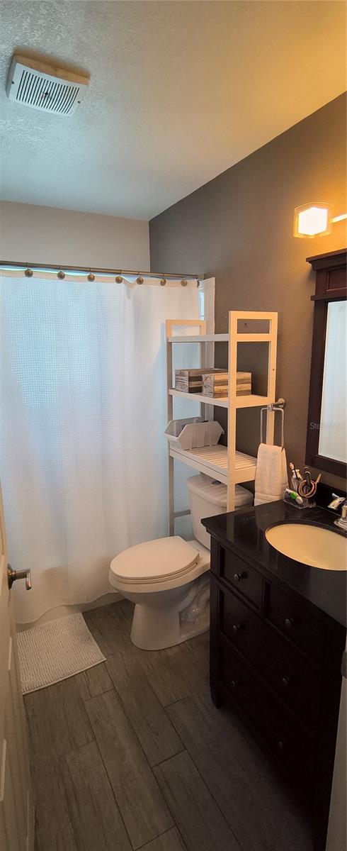 SOUTH VENICE - Residential Lease