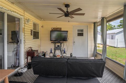 A home in LAKE WALES