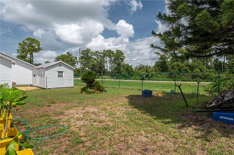 A home in LAKE WALES