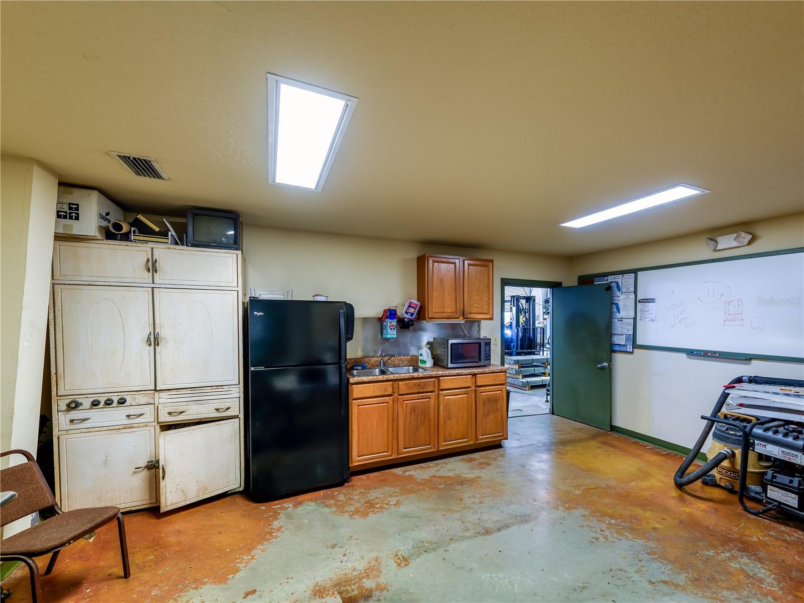 DREW PARK RE OF - Commercial Sale