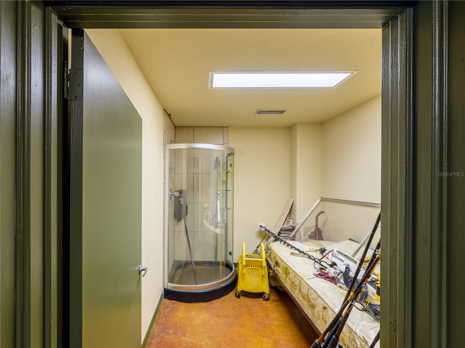 DREW PARK RE OF - Commercial Sale