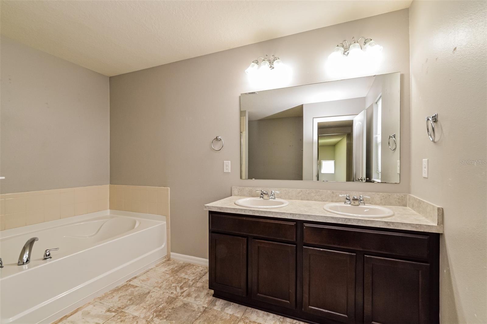 STEWART LAKE PRESERVE - Residential