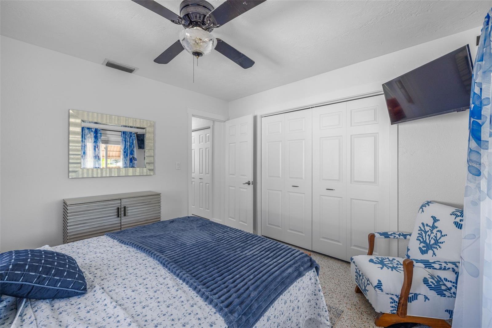 PASADENA SHORES - Residential