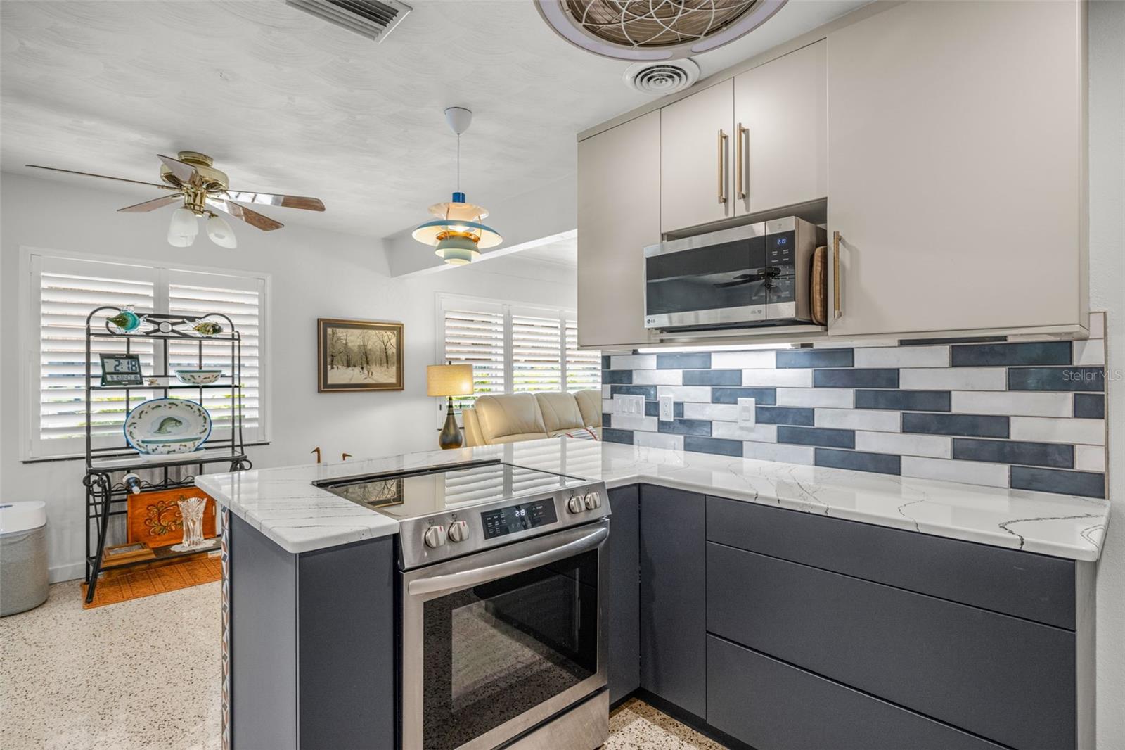 PASADENA SHORES - Residential