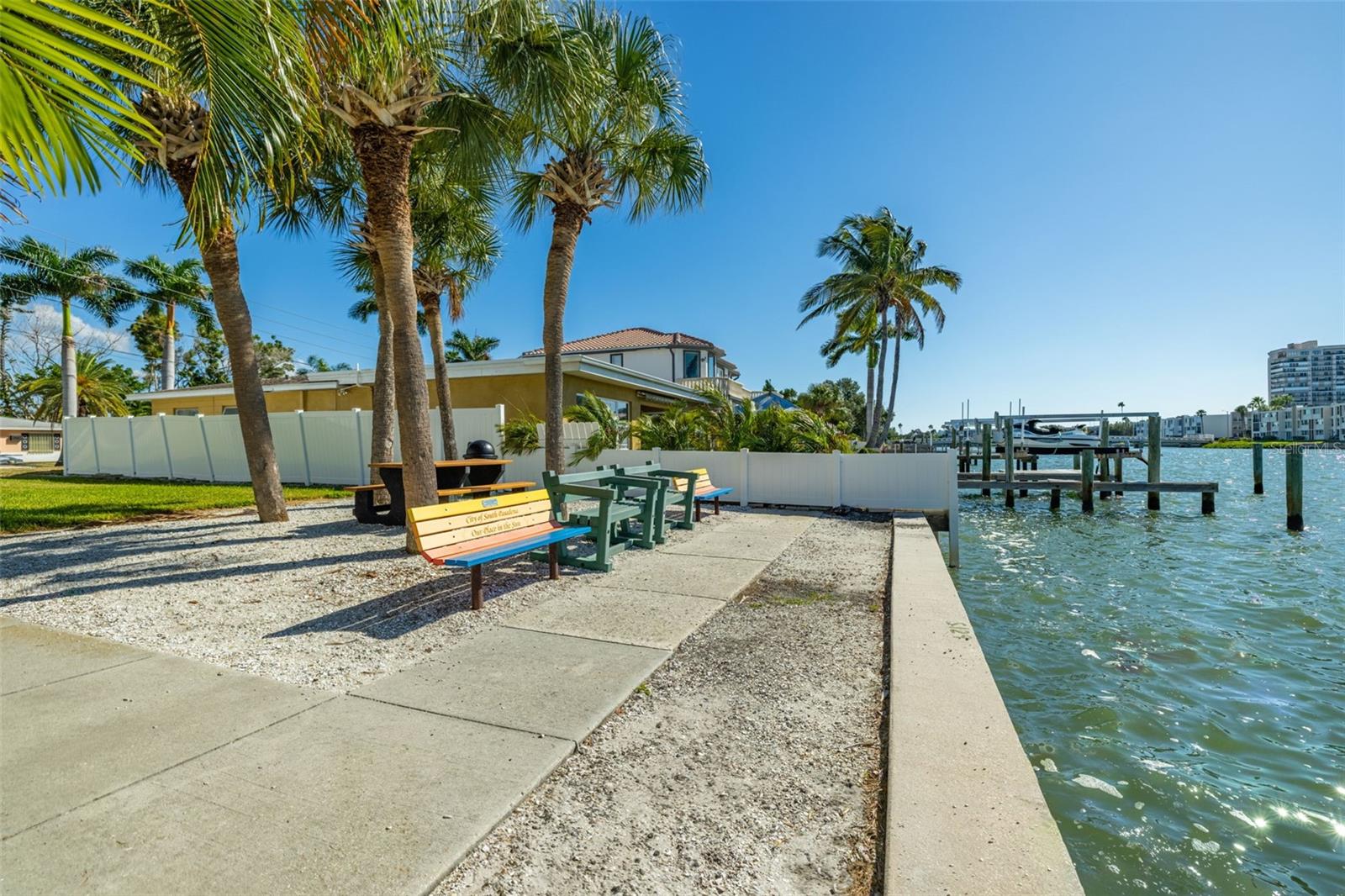 PASADENA SHORES - Residential