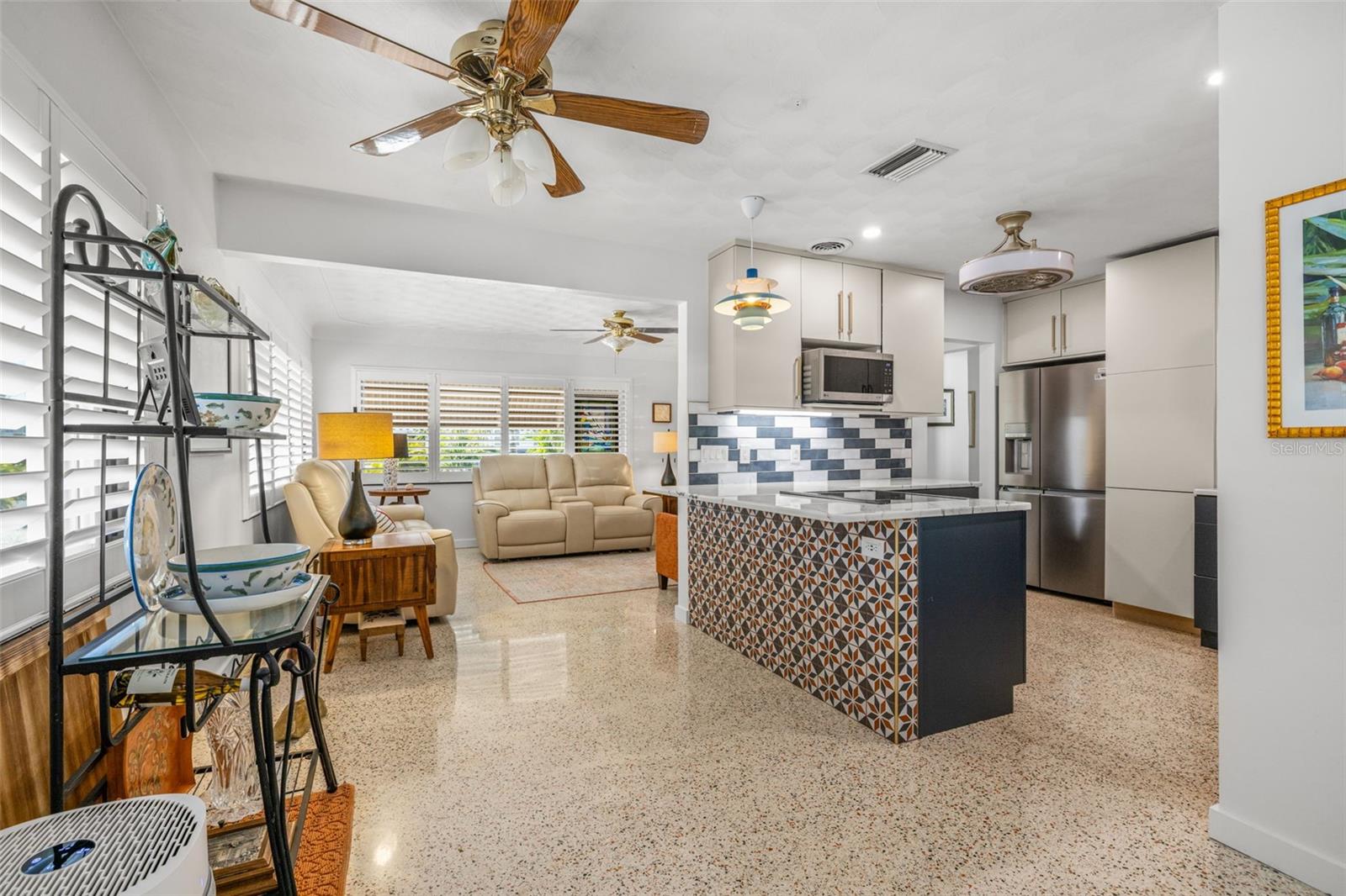 PASADENA SHORES - Residential