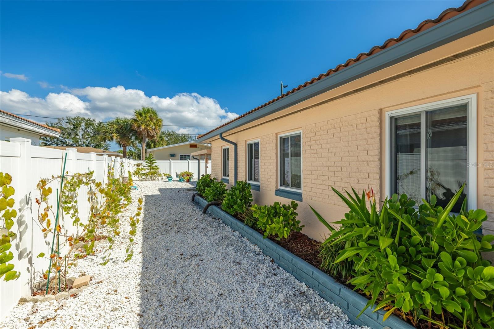 PASADENA SHORES - Residential