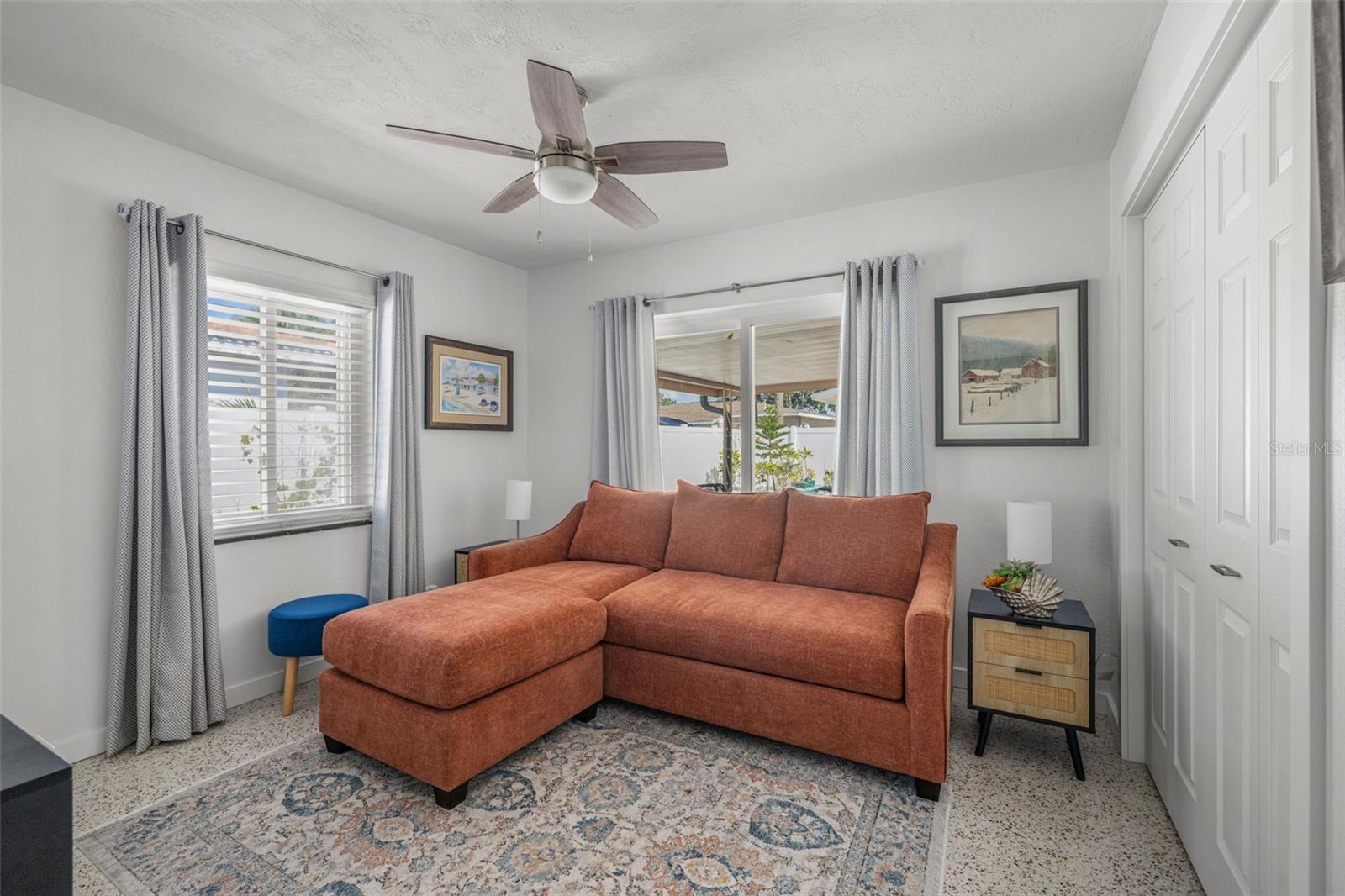 PASADENA SHORES - Residential