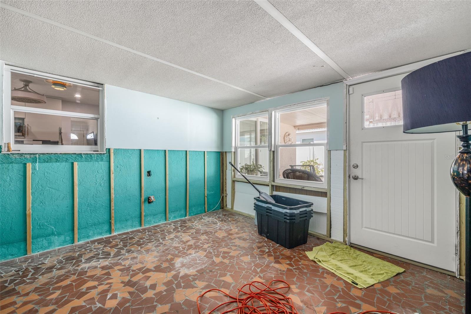 PASADENA SHORES - Residential