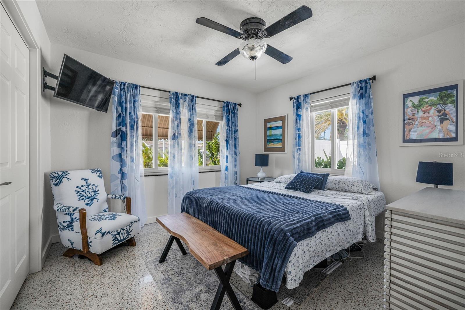 PASADENA SHORES - Residential