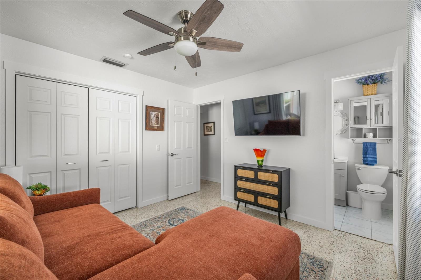 PASADENA SHORES - Residential