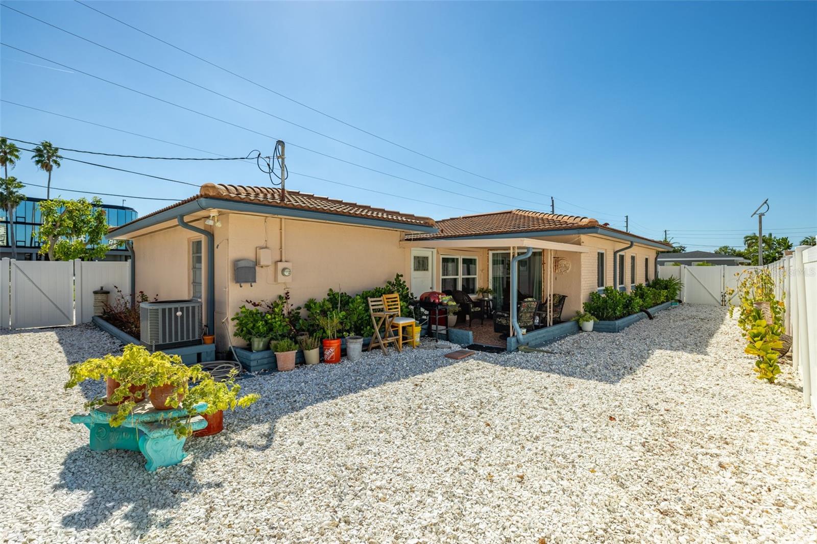 PASADENA SHORES - Residential