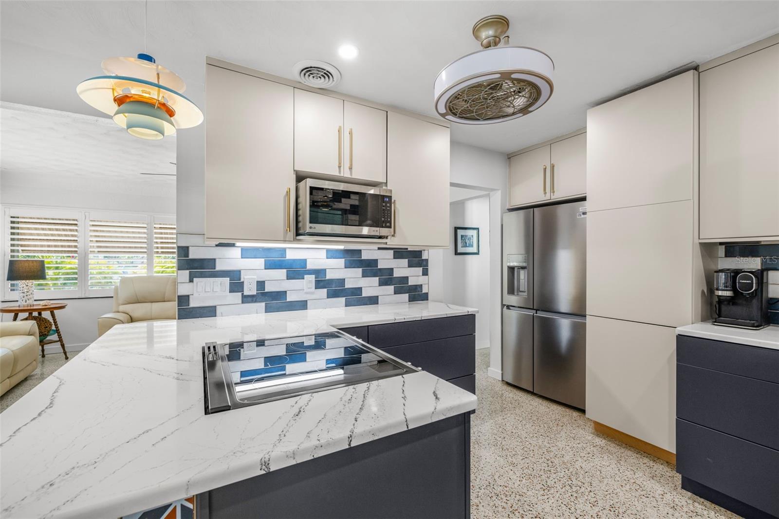 PASADENA SHORES - Residential