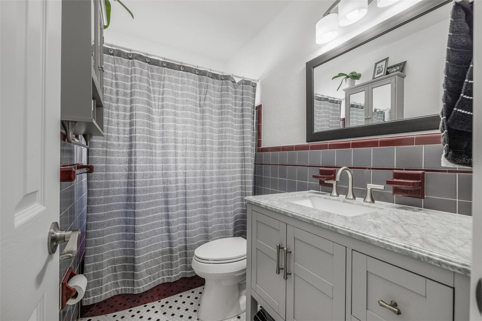 PASADENA SHORES - Residential