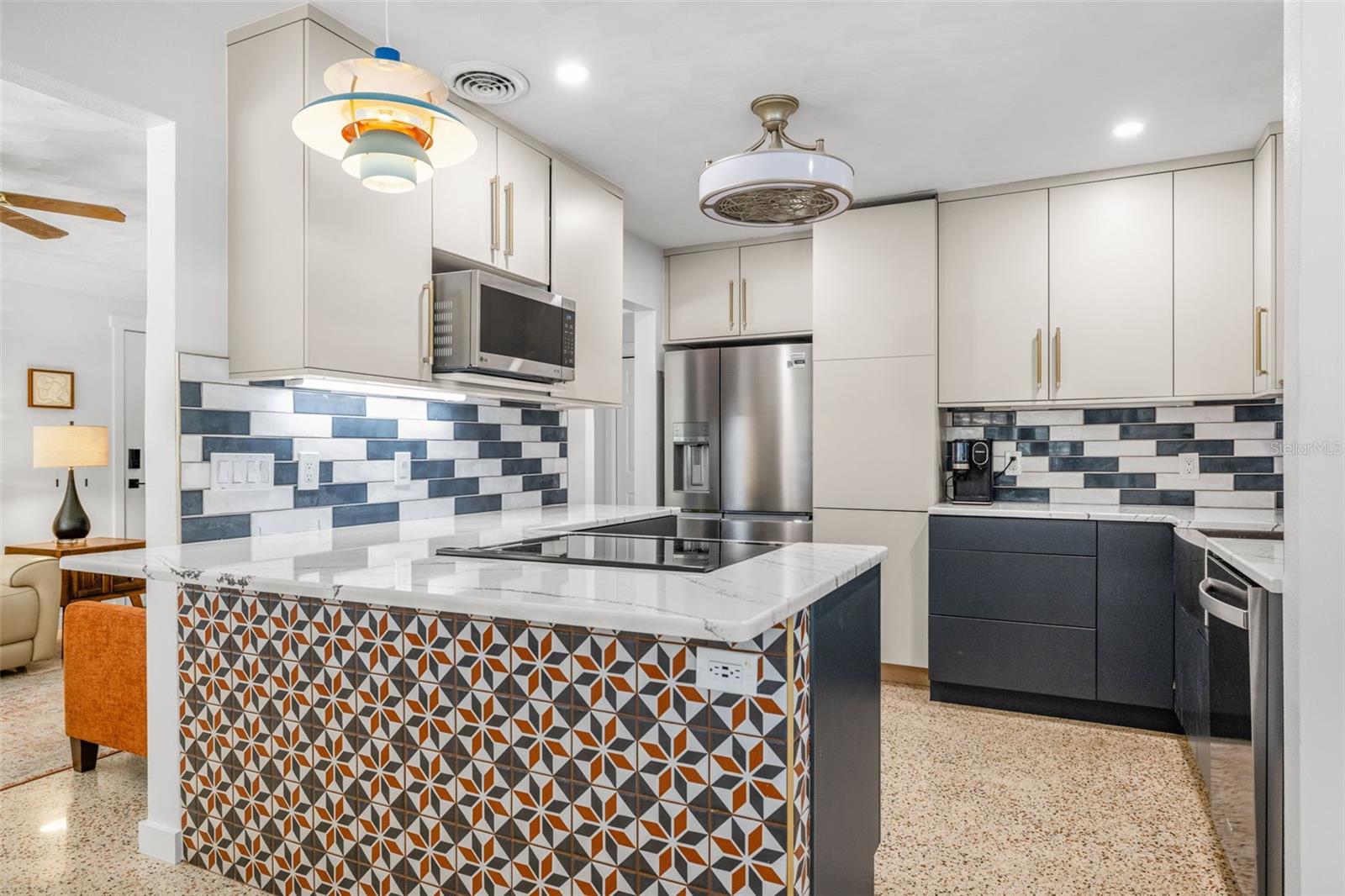 PASADENA SHORES - Residential