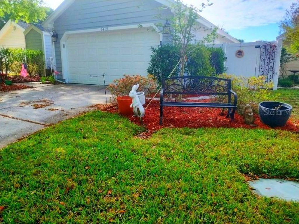 Photo of 1412 Walden Oaks Place, Plant City, FL 33563 (MLS # TB8490489)