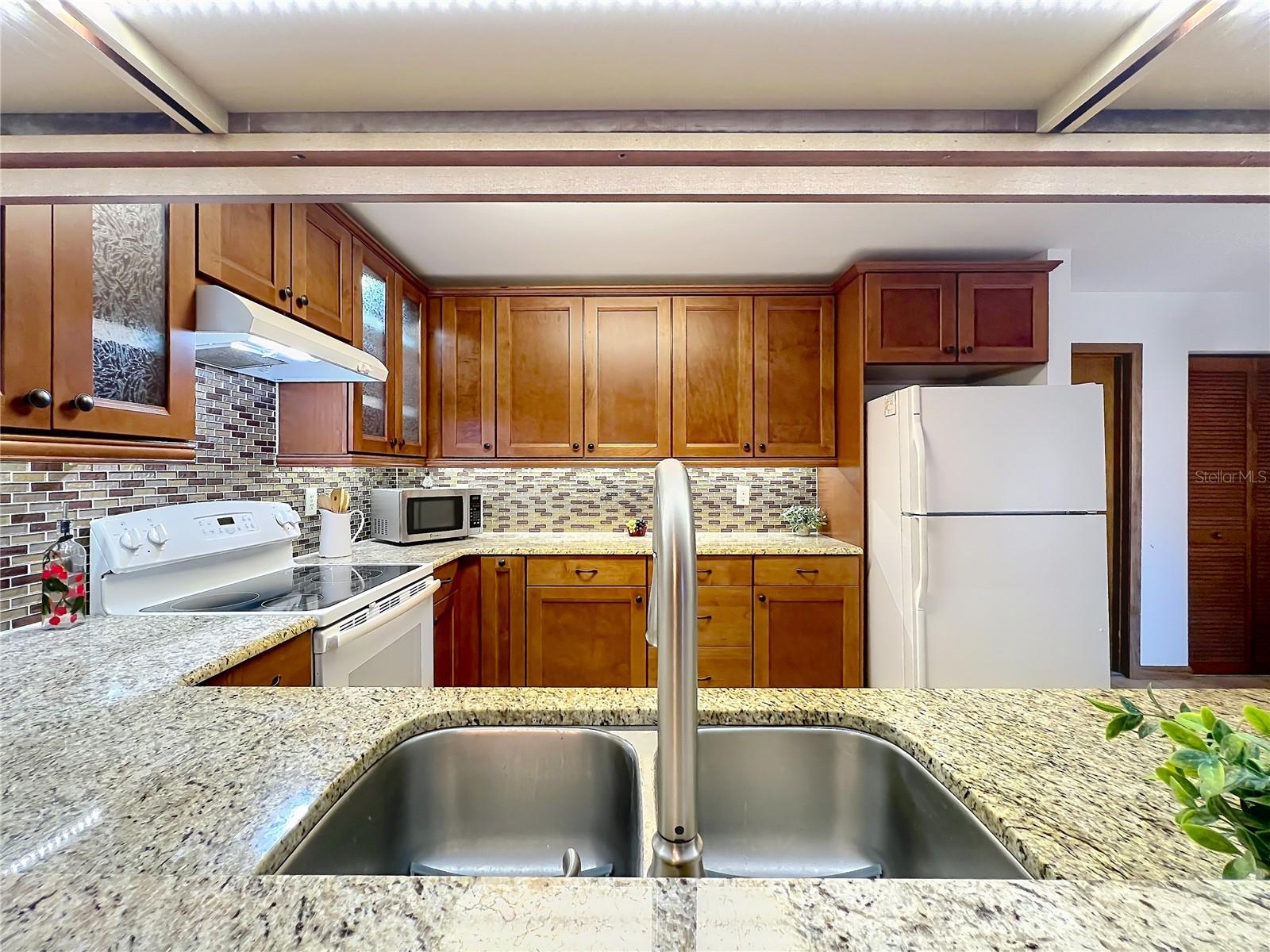 WEDGEWOOD TENNIS VILLAS - Residential