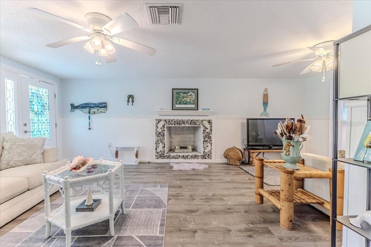 WEEKI WACHEE GARDENS - Residential