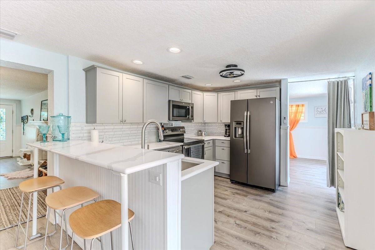 WEEKI WACHEE GARDENS - Residential