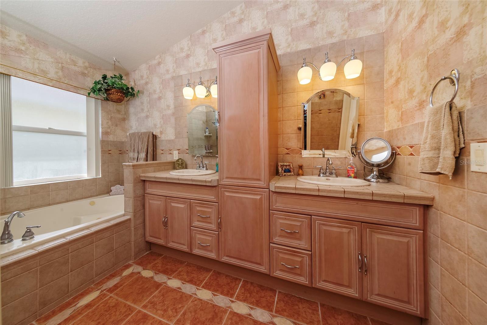 CHASE GROVES UNIT 5B - Residential