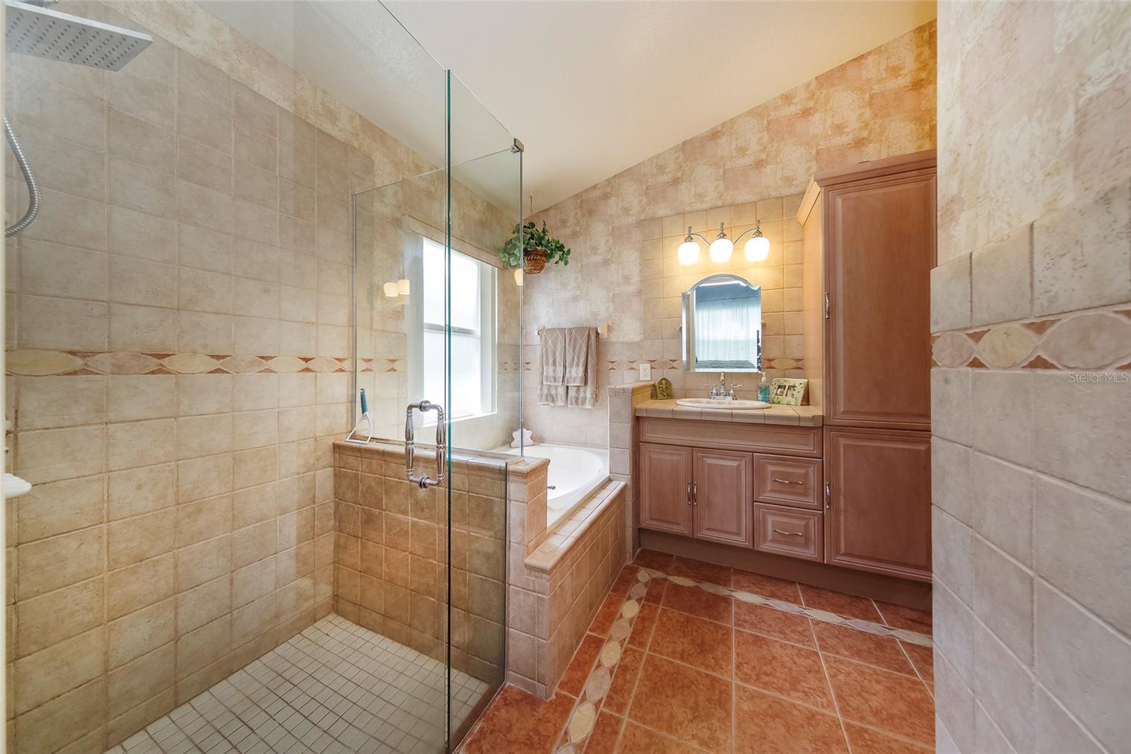 CHASE GROVES UNIT 5B - Residential