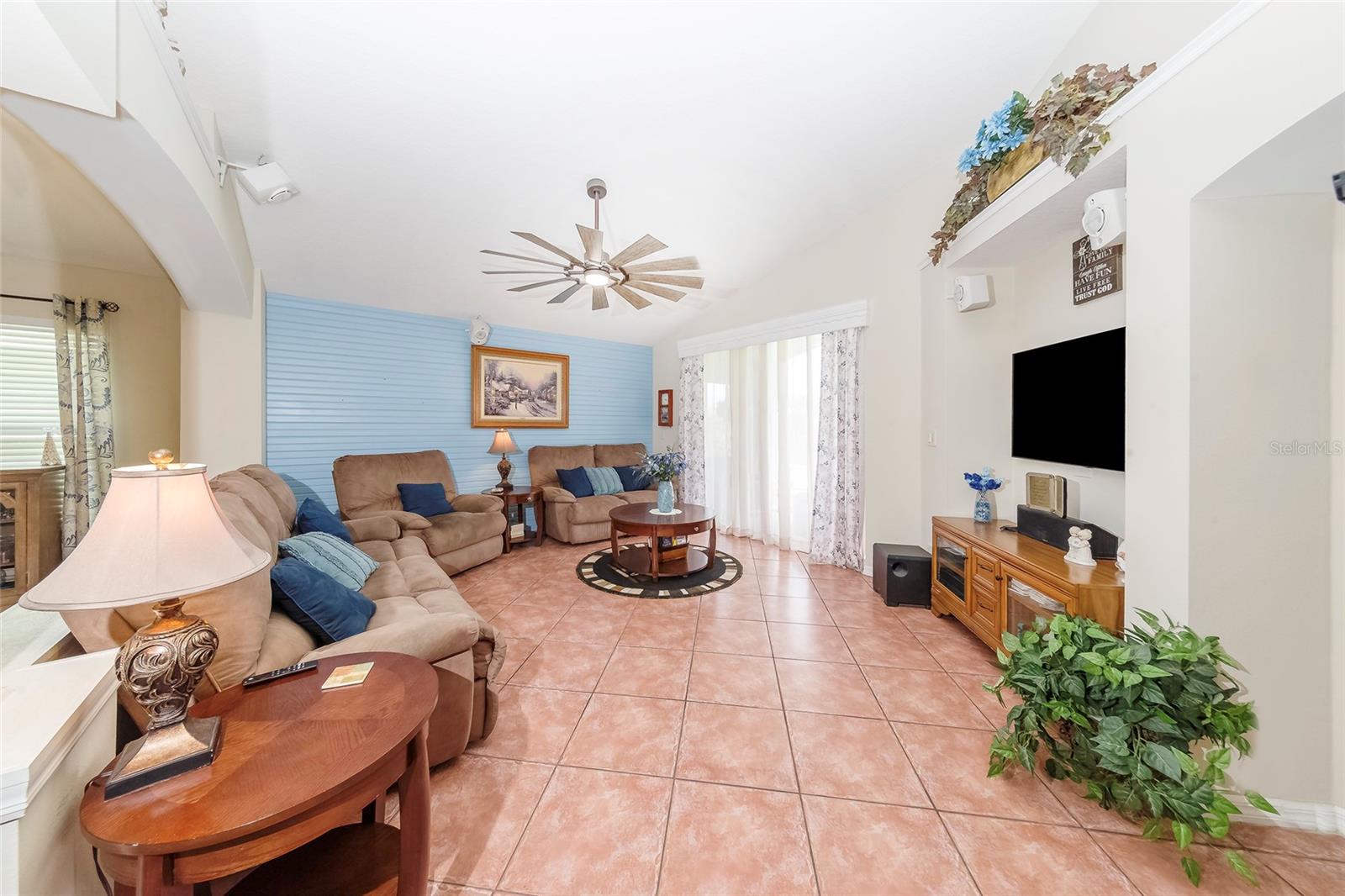 CHASE GROVES UNIT 5B - Residential