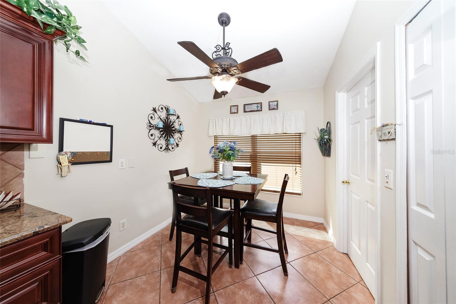 CHASE GROVES UNIT 5B - Residential