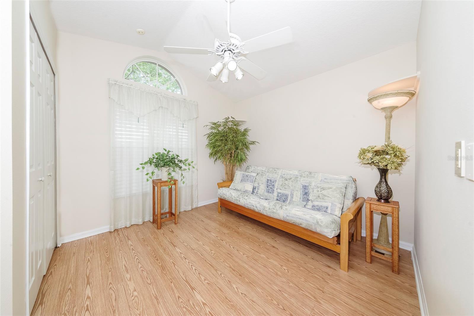 CHASE GROVES UNIT 5B - Residential