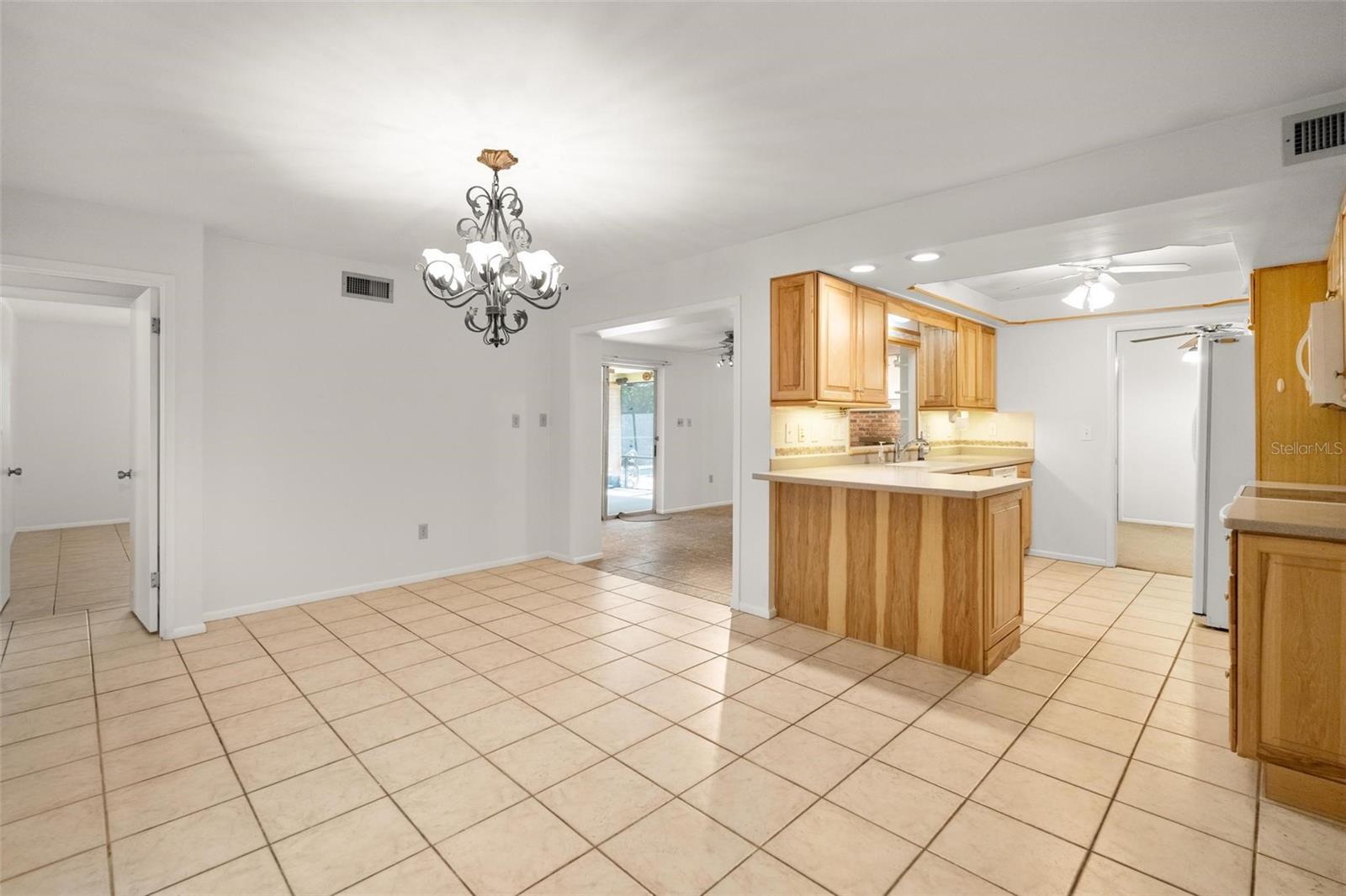 DOUGLAS MANOR PARK 1ST ADD - Residential