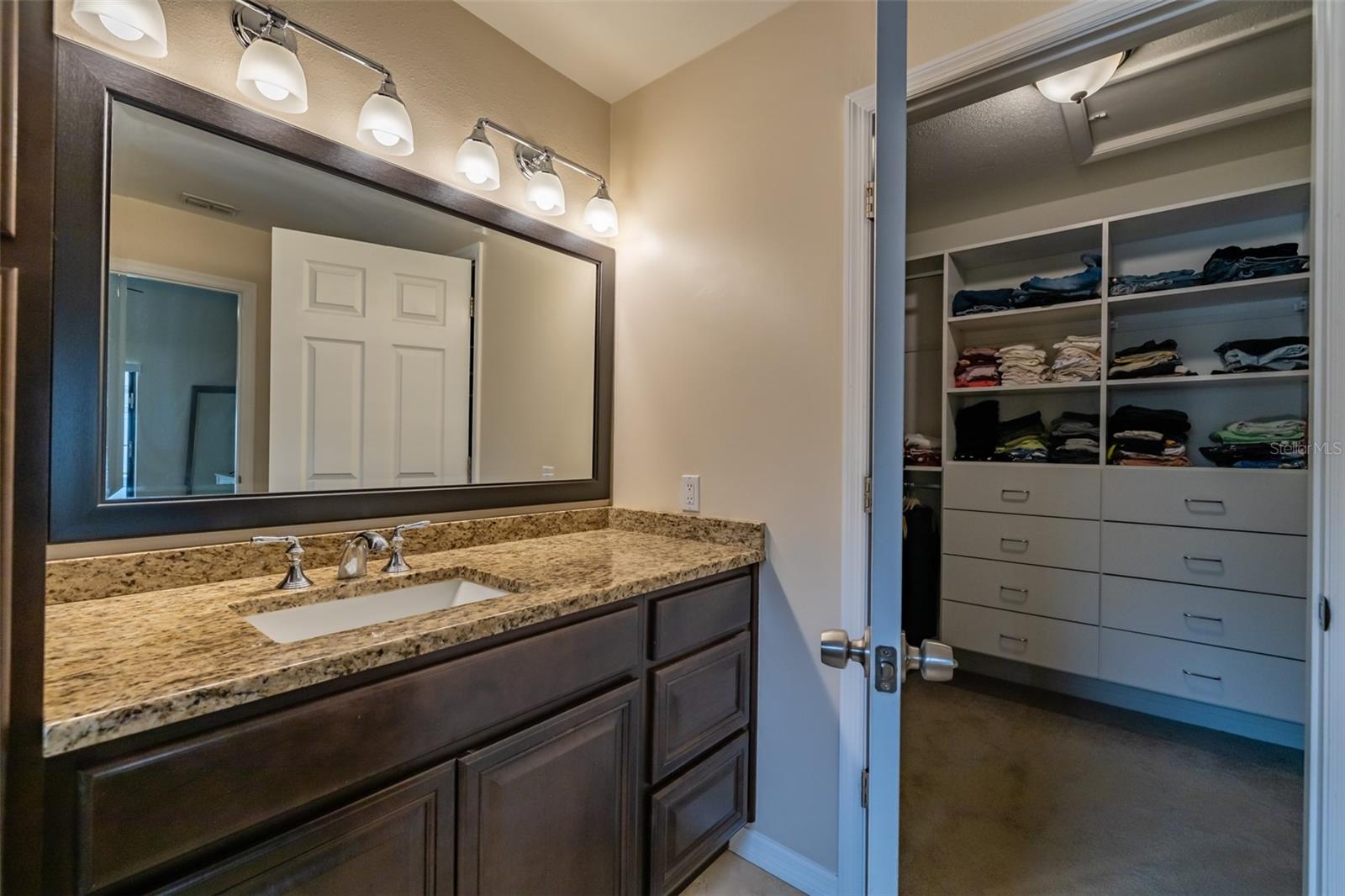 LAKEVIEW VILLAGE SEC B UNI - Residential