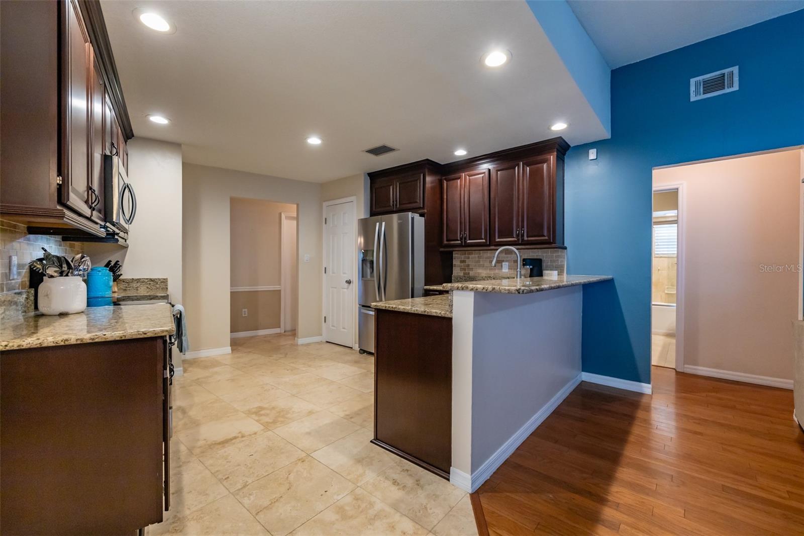 LAKEVIEW VILLAGE SEC B UNI - Residential