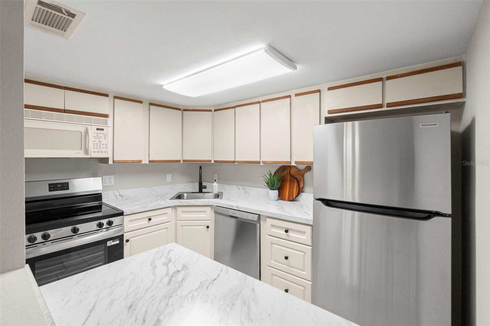 LA COSTA BRAVA CONDO 1 - Residential