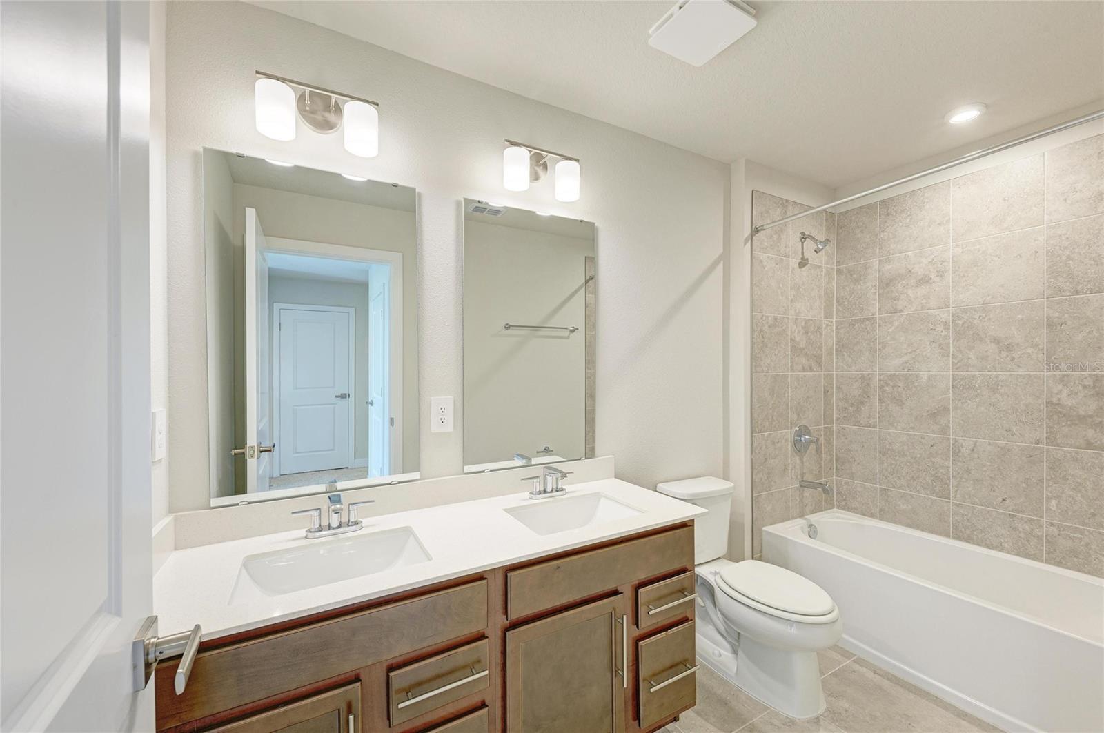 LAKEWOOD CENTRE PRCL Y - Residential