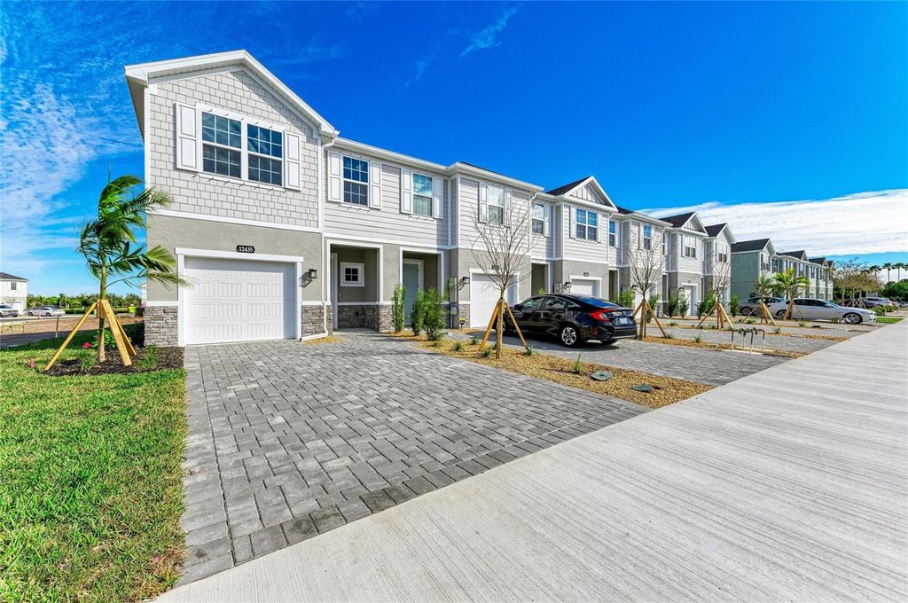 Photo of 12435 Amber Creek Circle, Bradenton, FL 34211 (MLS # A4683184)