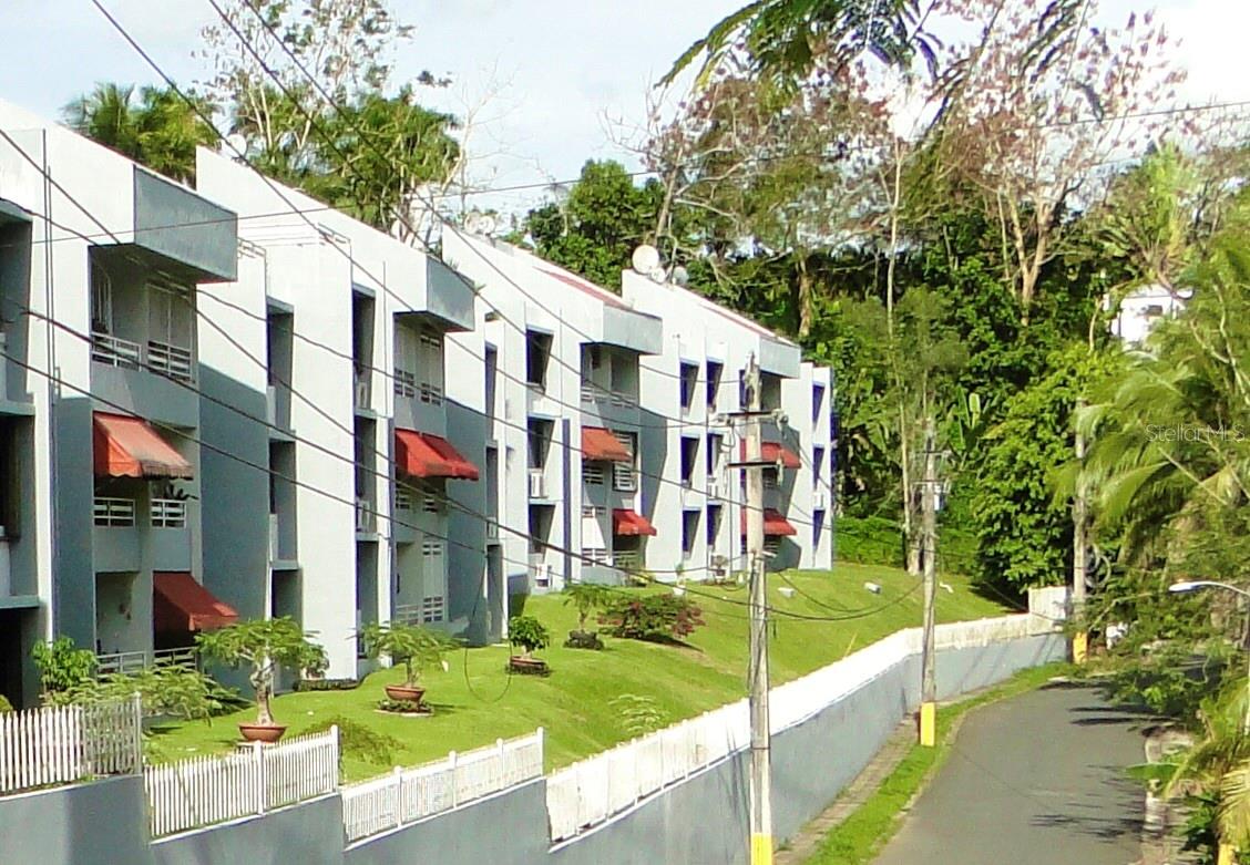 BEVERLY HILLS COURT - Residential
