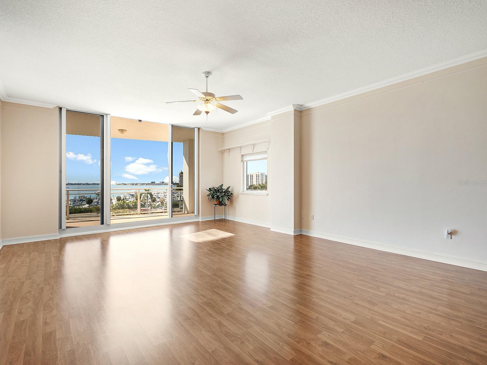 MARINA TOWER - Residential