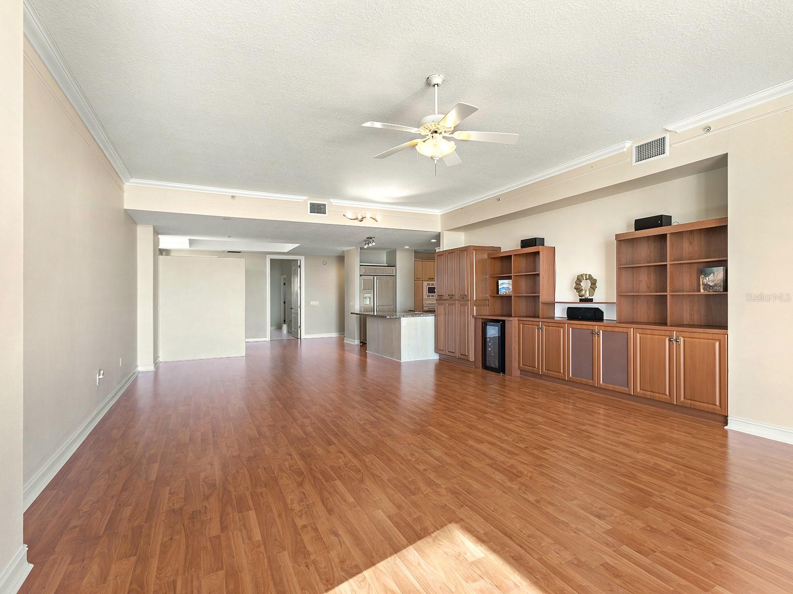 MARINA TOWER - Residential