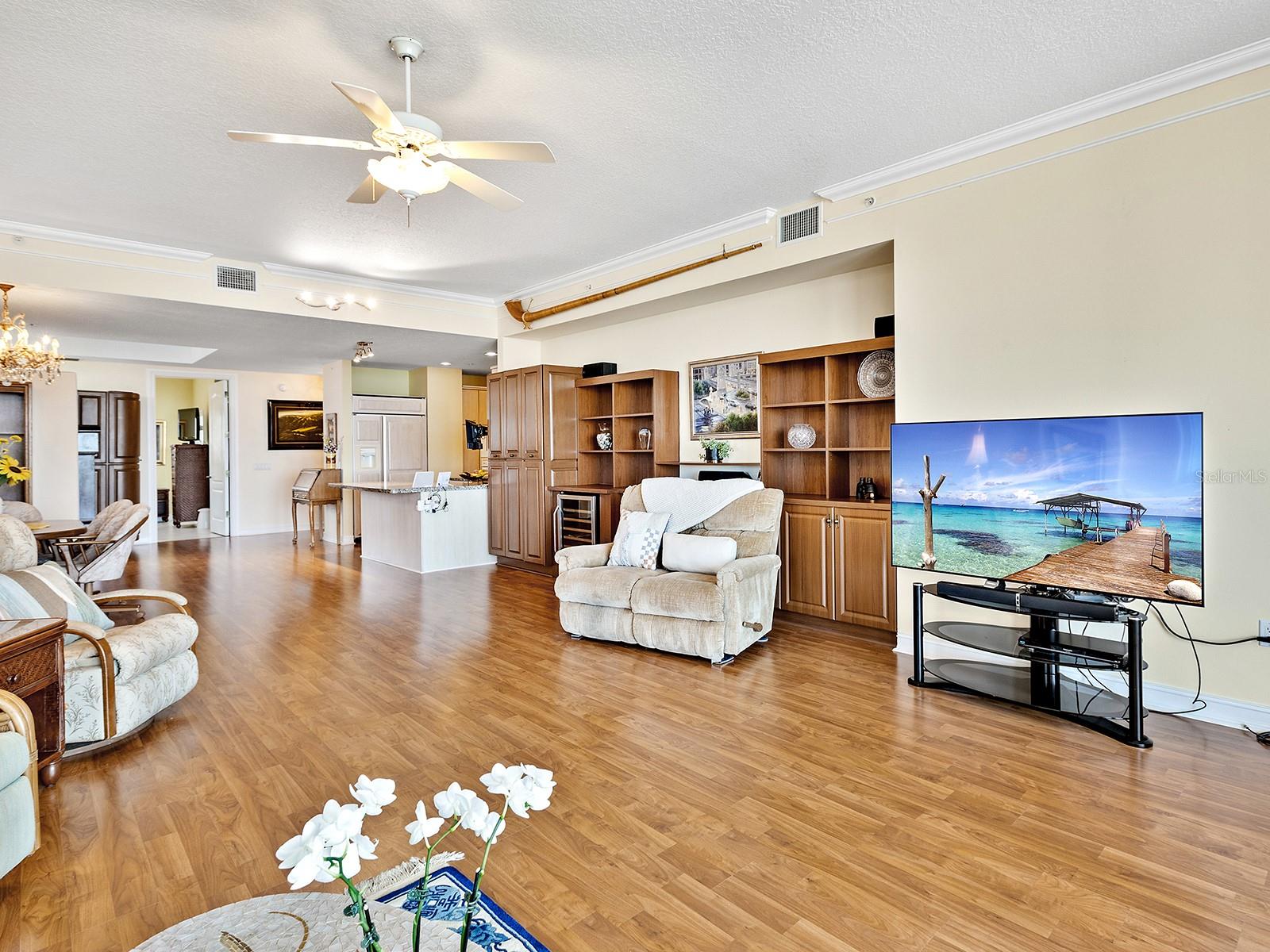 MARINA TOWER - Residential