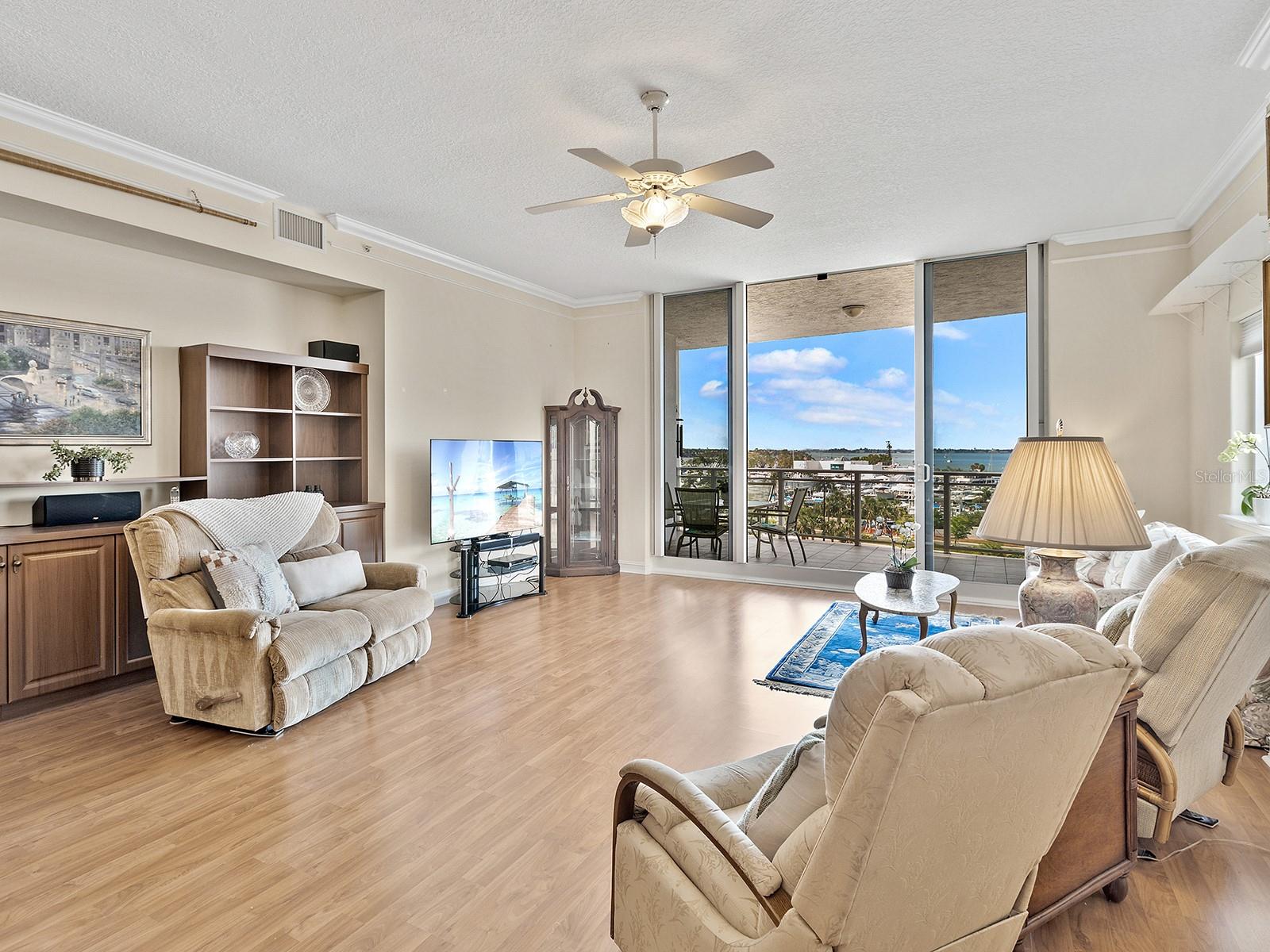 MARINA TOWER - Residential