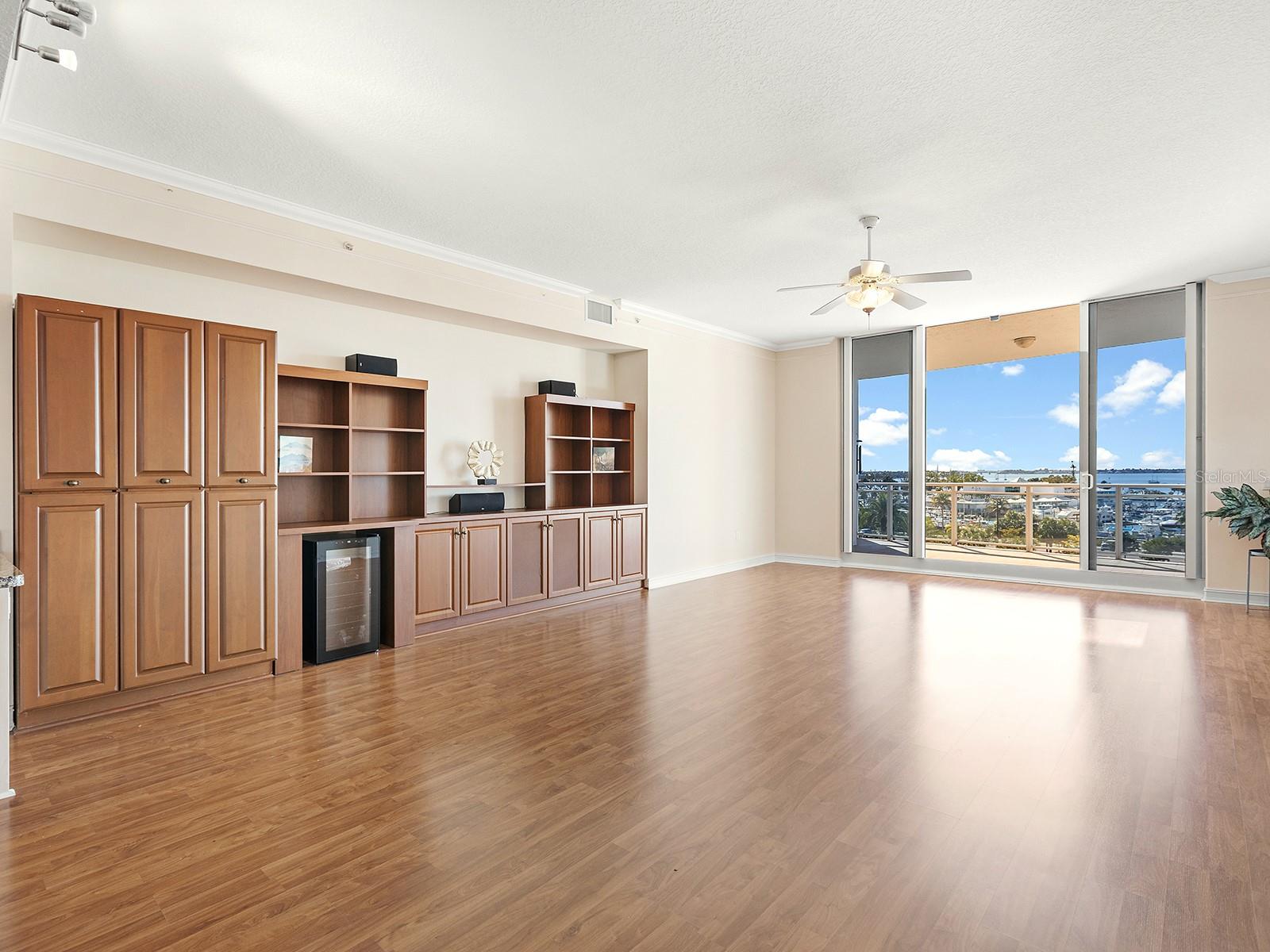 MARINA TOWER - Residential