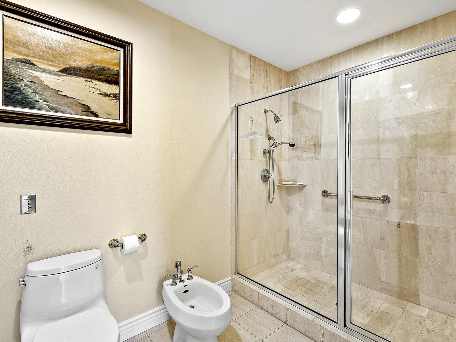 MARINA TOWER - Residential