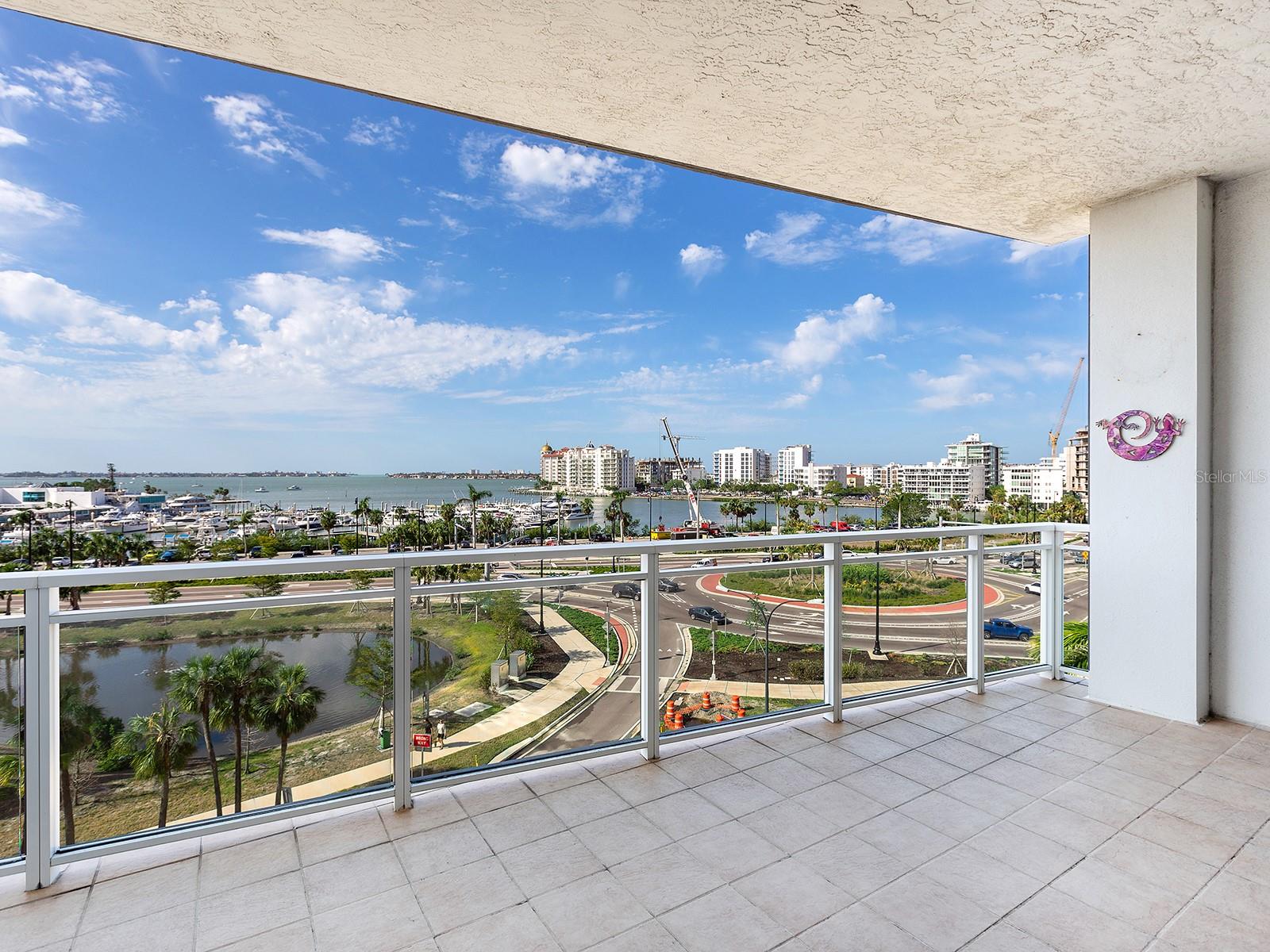 MARINA TOWER - Residential