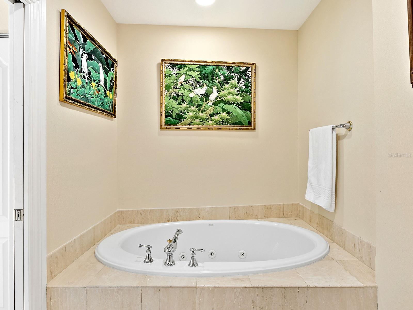 MARINA TOWER - Residential