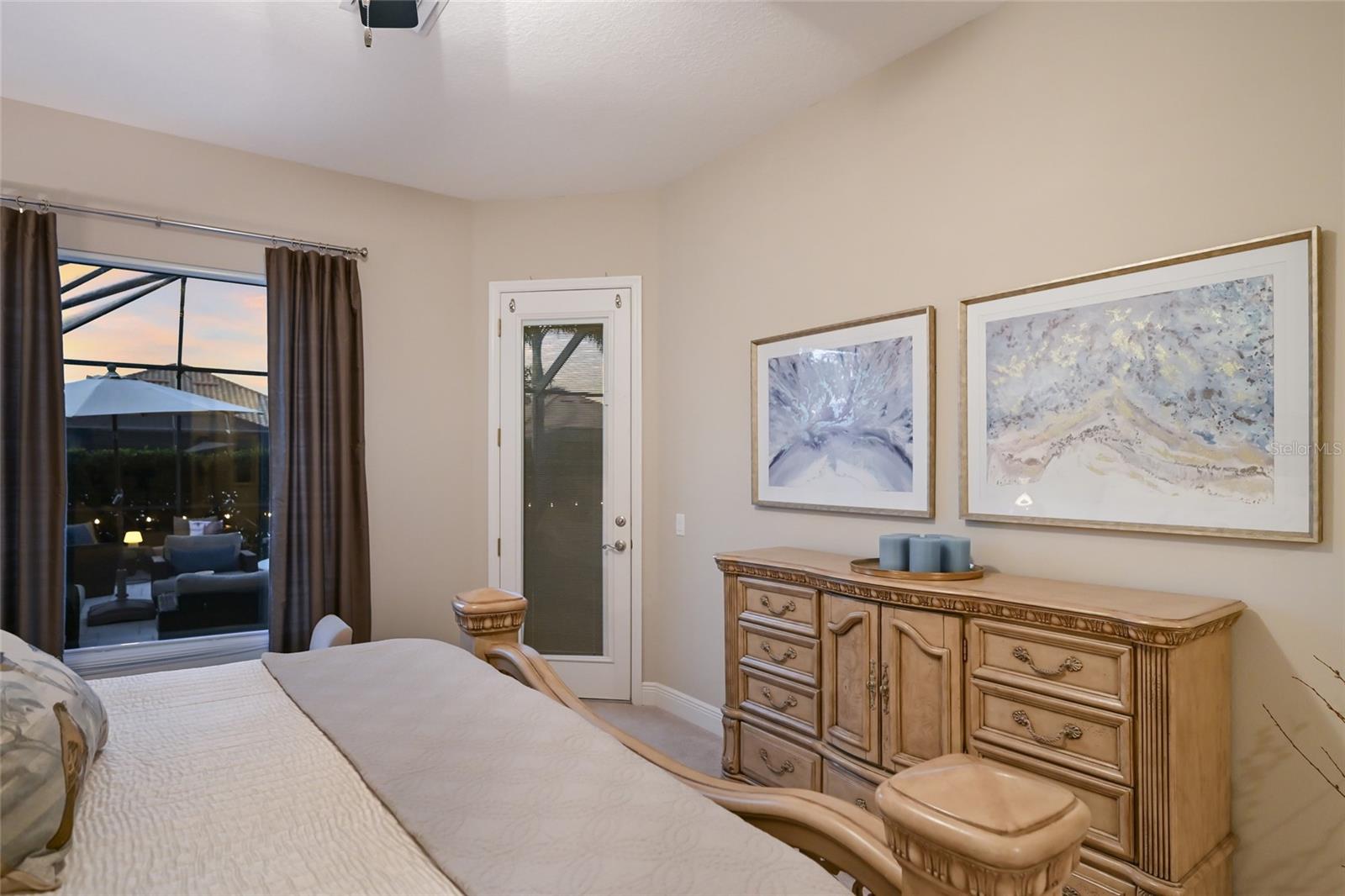 HARBOUR WALK - Residential