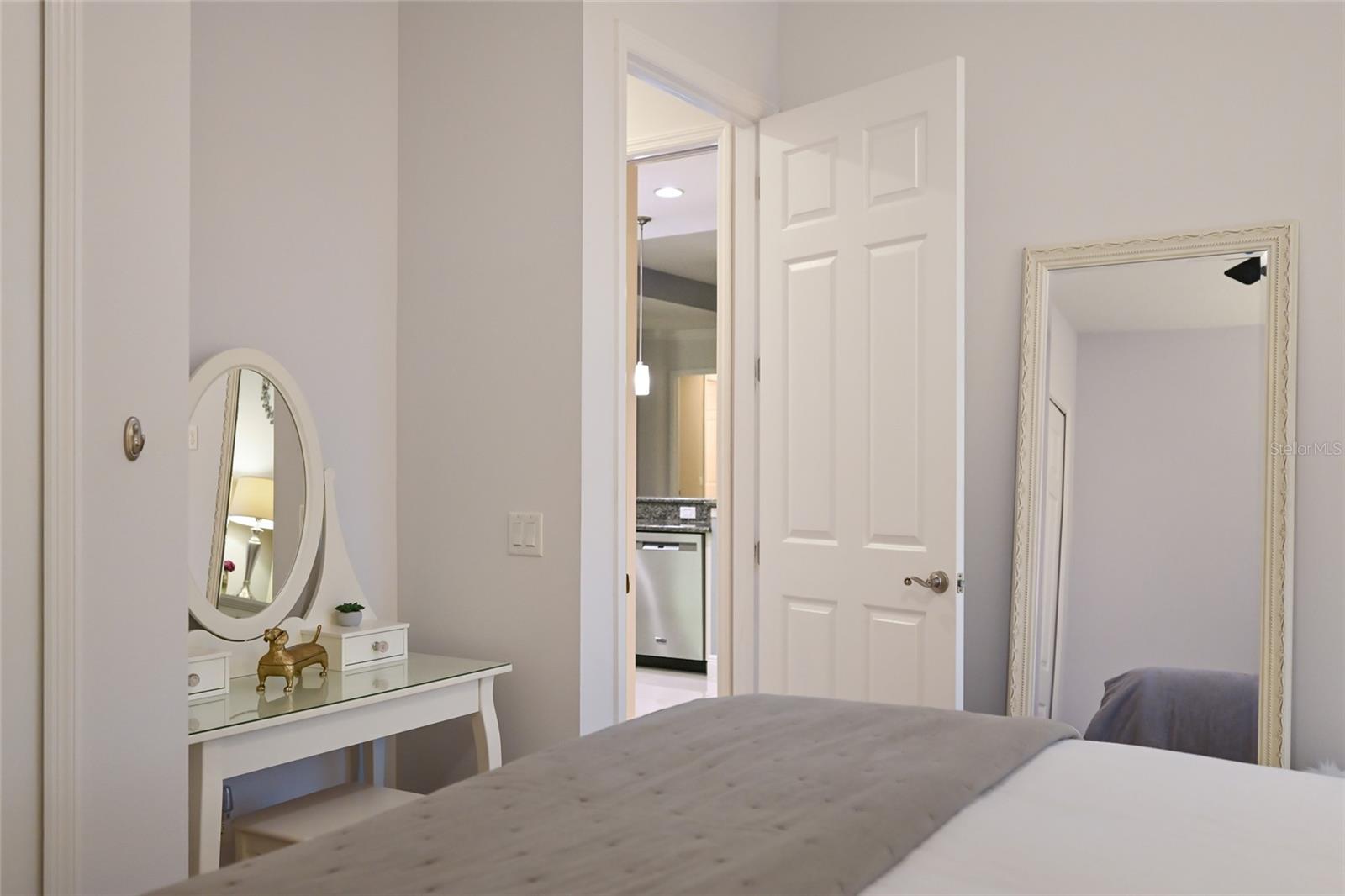 HARBOUR WALK - Residential