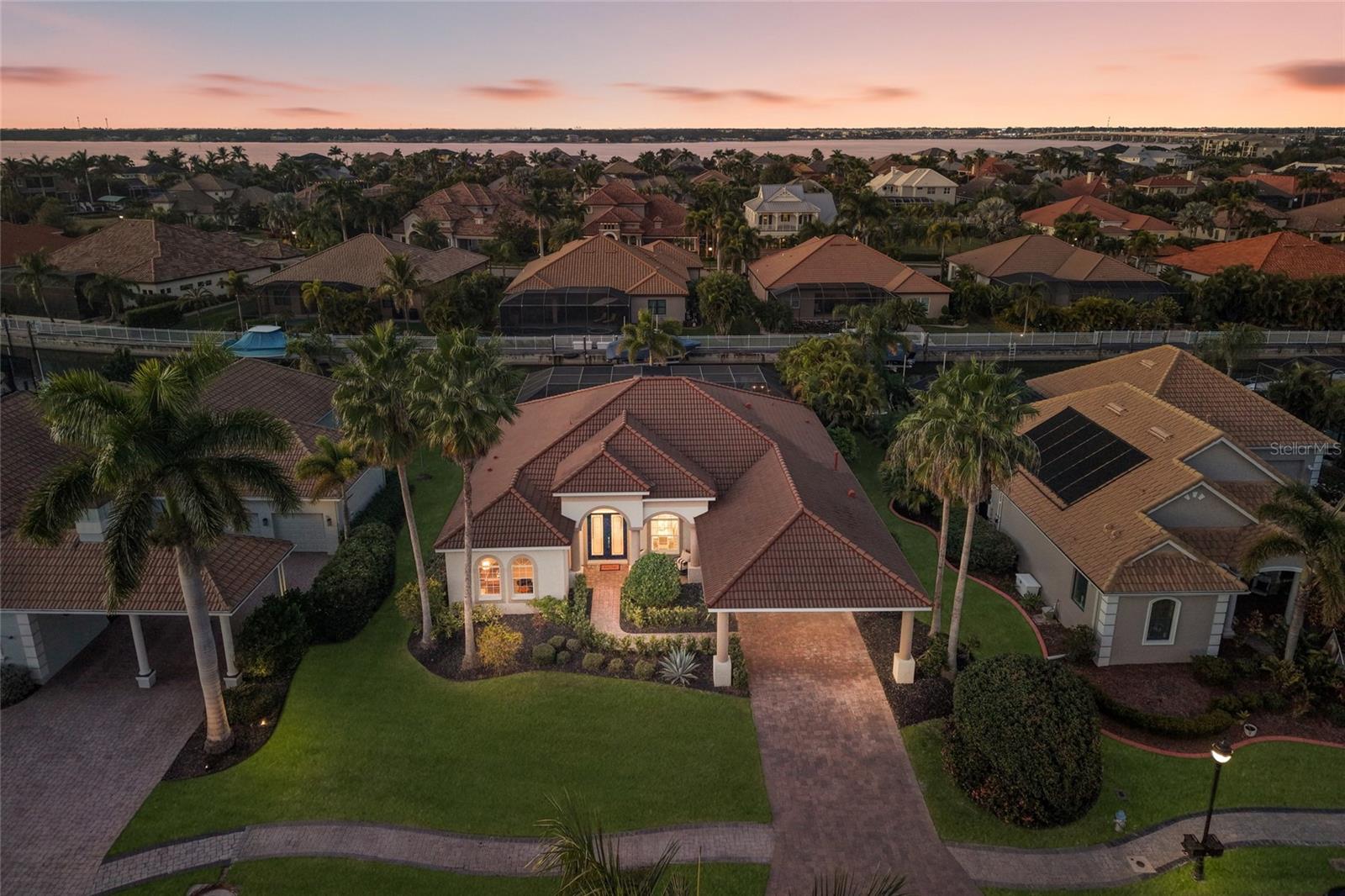 HARBOUR WALK - Residential